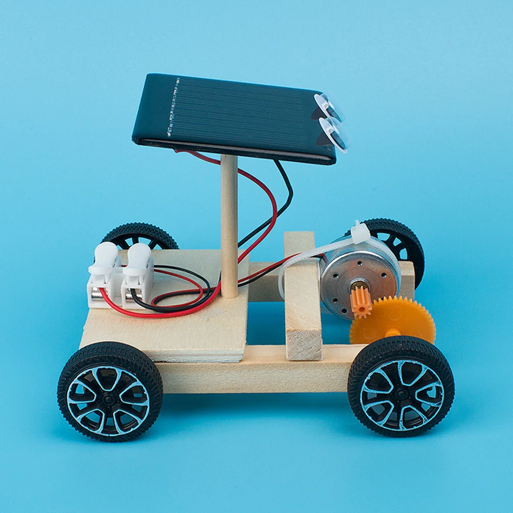 Mini Solar Powered Car Toy Wooden DIY Gadget Assembly Scientific Educational Toy for Kids DIY solar car