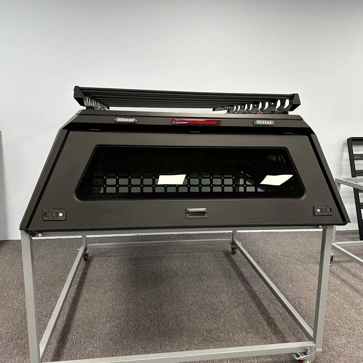 

Steel Aluminum Hardtop 4x4 Pickup Truck Bed Truck Bed Caps Pickup Canopy Topper Truck Hard Top for TATA XENON/ Ford ranger