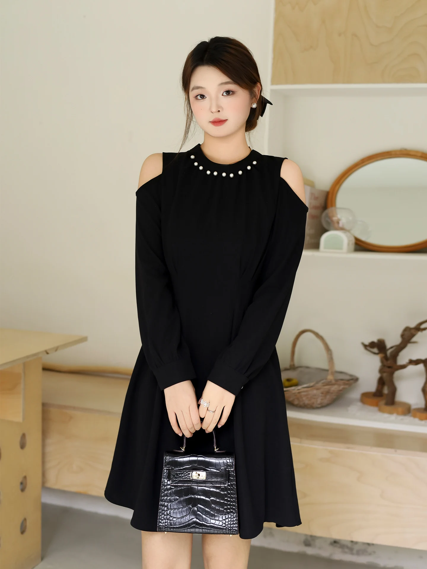 

Женское платье больших размеров с открытыми плечами и круглым вырезом, с завышенной талией, А-силуэт, длинное, из полиэстера