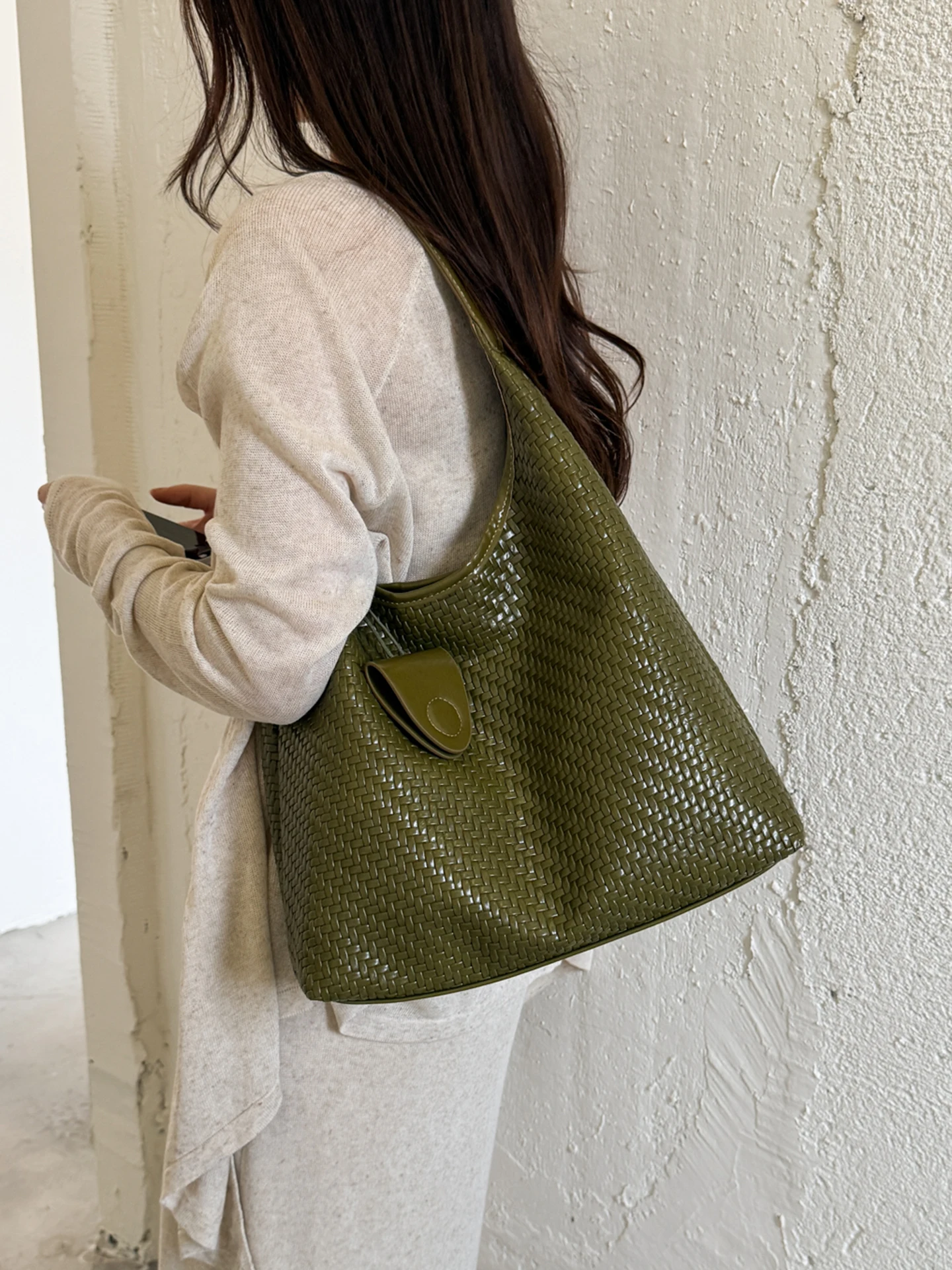 sac-de-banlieue-minimaliste-sans-decoration-supplementaire-motif-tisse-petit-sac-sensation-decontractee-pour-les-trajets-quotidiens-sac-a-bandouliere-simple