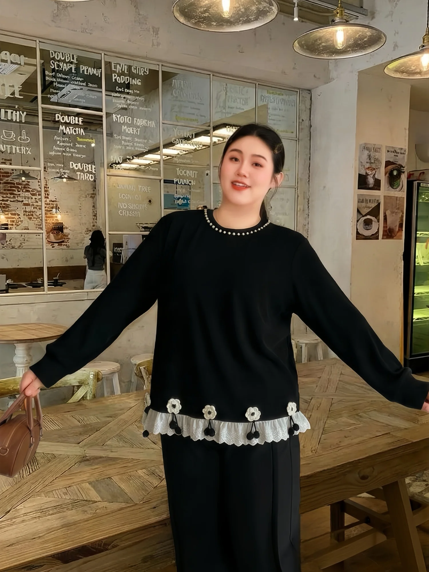 

plus Size Women's Fashion round Neck Embroidered Flower Base Layer Top Winter Stylish Bead Design Commute Wind Thickened Sweater