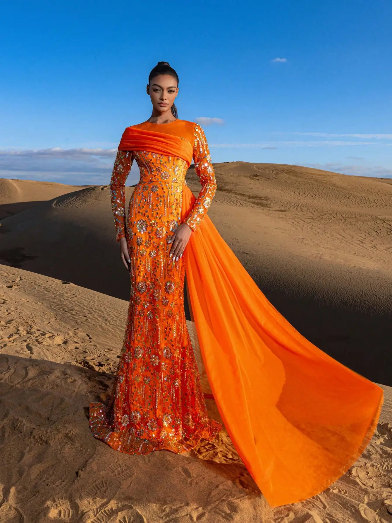 Preciosos vestidos formales y vestidos de noche con cuentas y lentejuelas florales con dobladillo de sirena superpuestos de malla