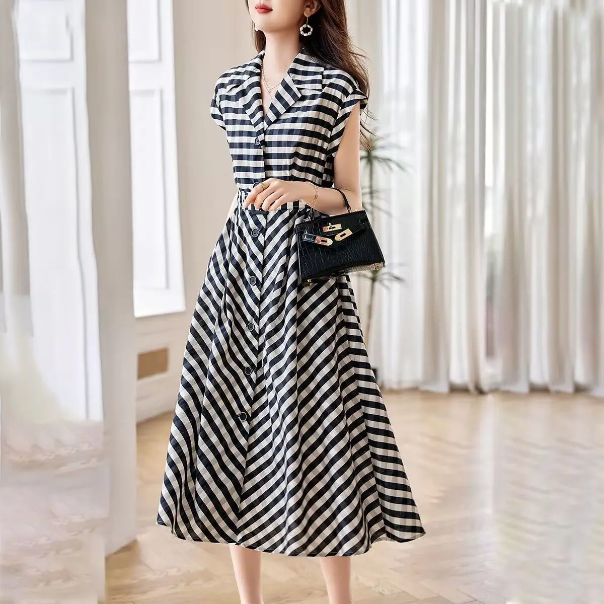 

2024 Summer New Women Korean Short Sleeve A-line Dress Female Single-breasted Striped Dresses Ladies Long Loose Vestidos V44