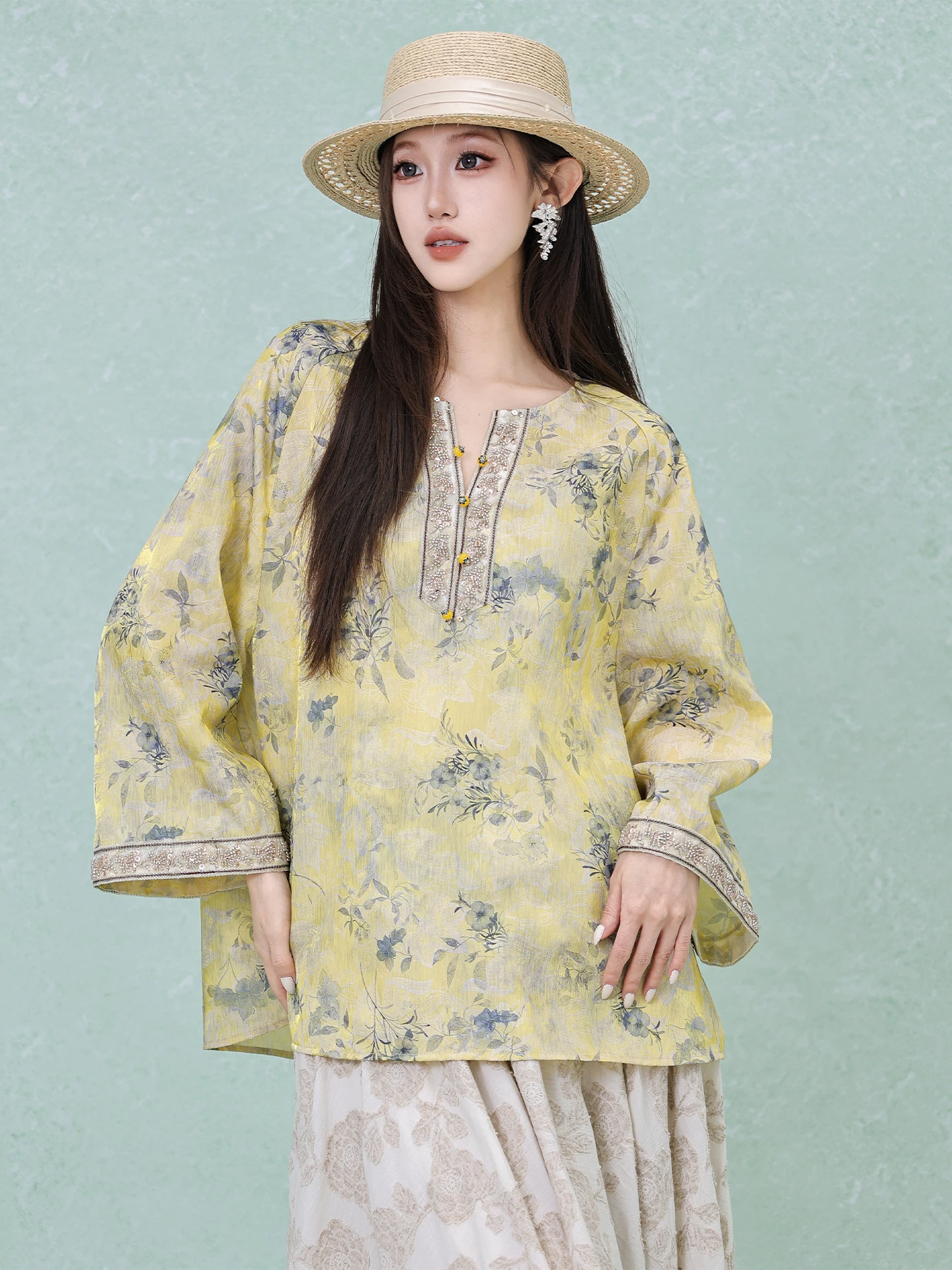 

New Chinese Style Heavy Embroidery Pearl Tube V-neck Shirt Spring Summer Women's Thin Long Sleeve Loose Fit Breathable Top