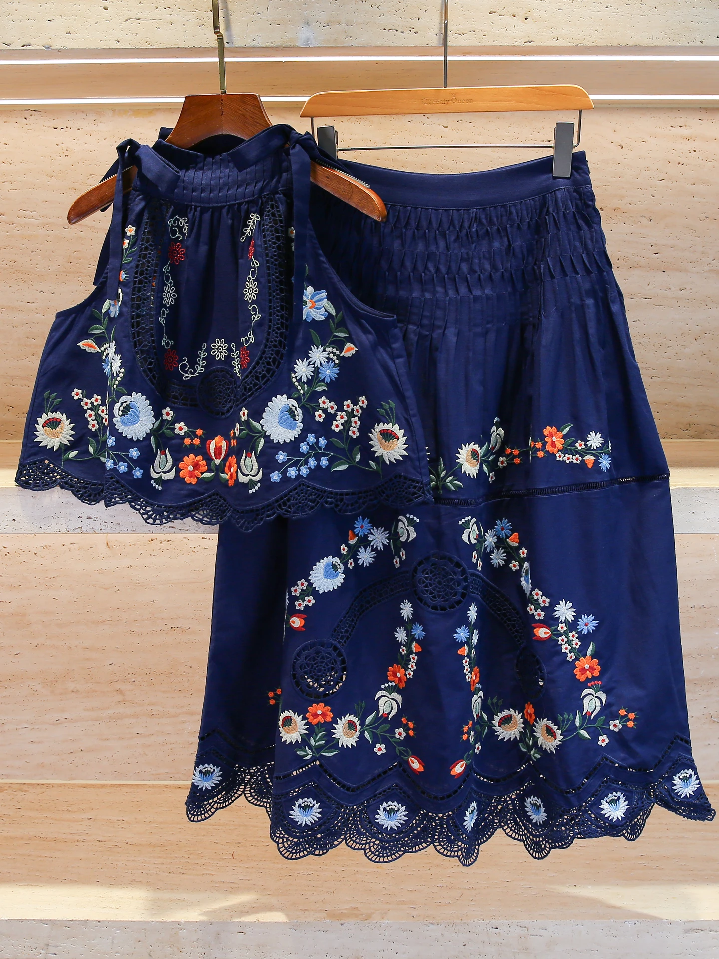 High-End Autumn Floral Embroidery Vest Strap Top + Long Skirt Set Women's Faion Ensemble ort Sve Square Collar Casual ...