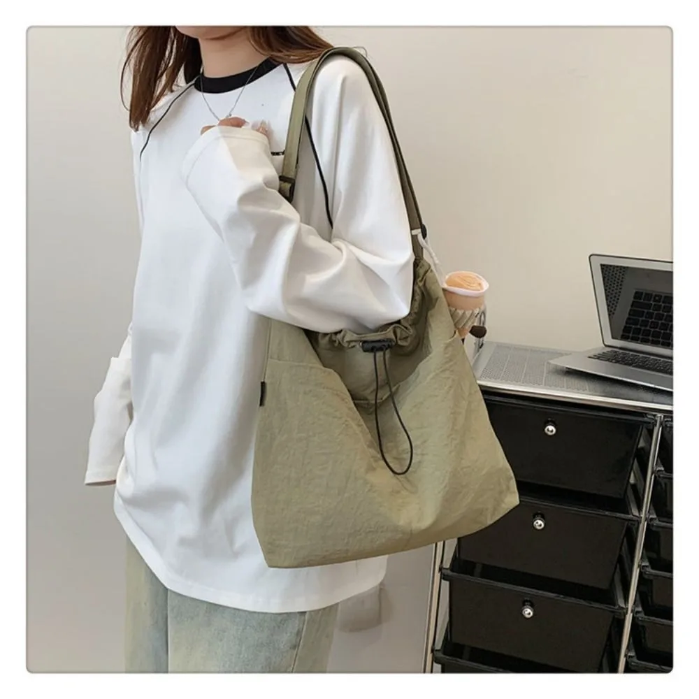 New Fashion Drawstring Shoulder Bag Travel Waterproof Nylon Tote Bag Basic Style Casual Crossbody Bucket Bag Women Basic Style