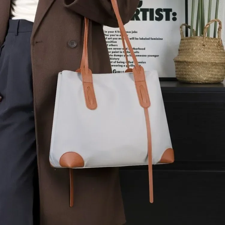 2025New Sac à bandoulière en nylon pour femmes, tendance, grande capacité, à la mode, décontracté, polyvalent, fourre-tout sous les bras pour une compétence facile