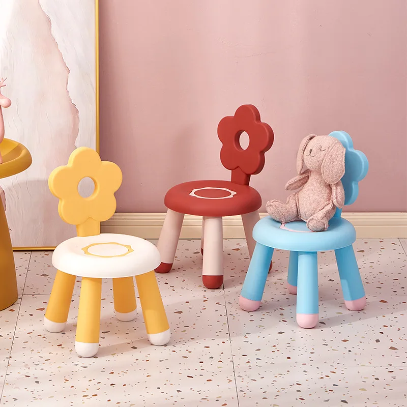 Chaises à dossier en plastique pour enfants, Chaises d\'apprentissage simples, Petits tabourets, Tables et chaises