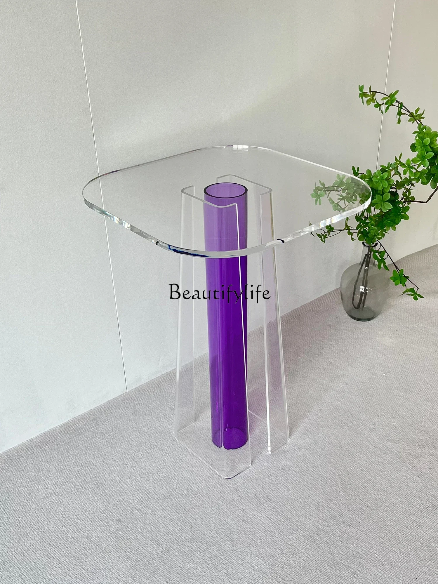 حافة أكريليك حديثة وبسيطة عدد قليل من الزوايا الفنية لغرفة المعيشة الصغيرة #2