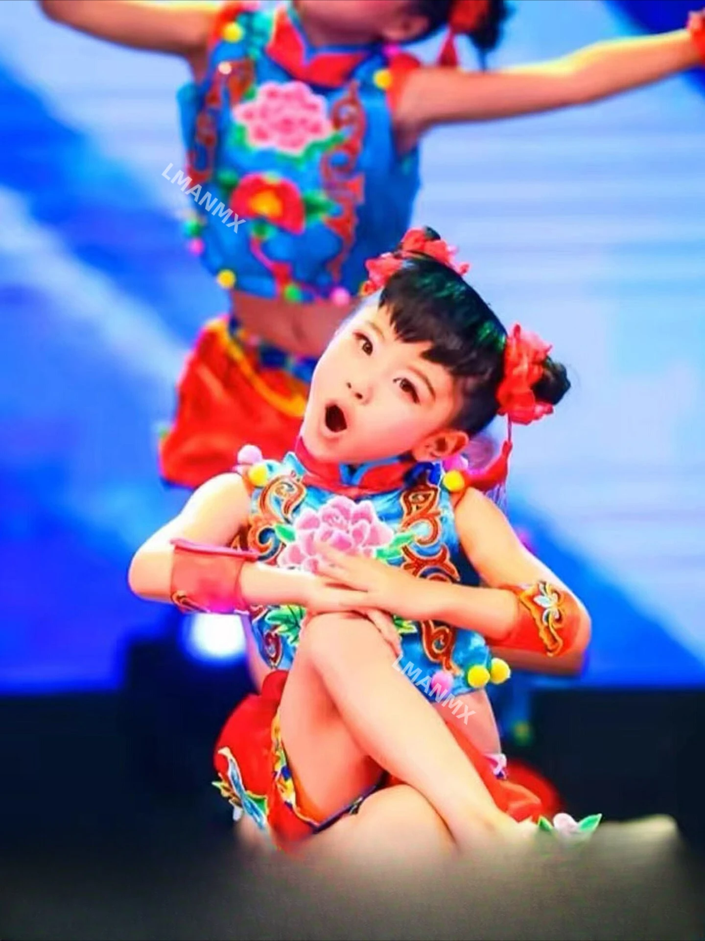 

Детские праздничные брюки-фонарики с поясом для девочек имеют хороший старт, костюмы для китайских этнических танцев.