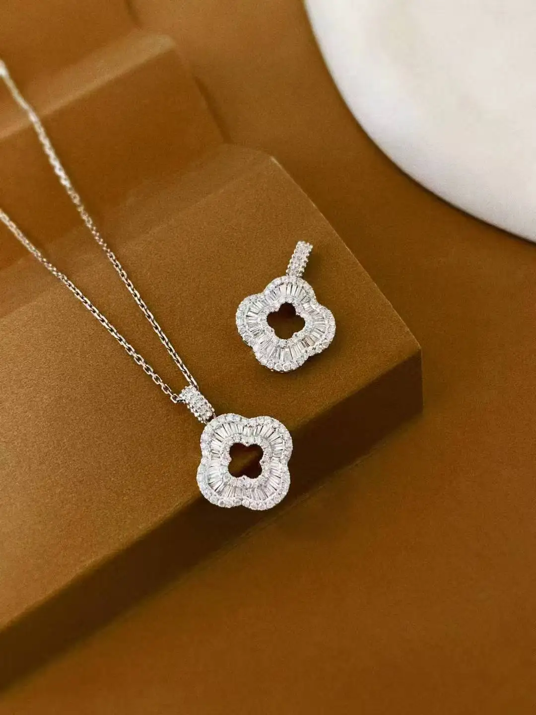 

XCL HOT SALE LUCKY&HAPPY CLOVER STYLE EARRING&NECKLACE FINE JEWELRY FOR ENGAGEMENT PARTY WEEDING GIFT