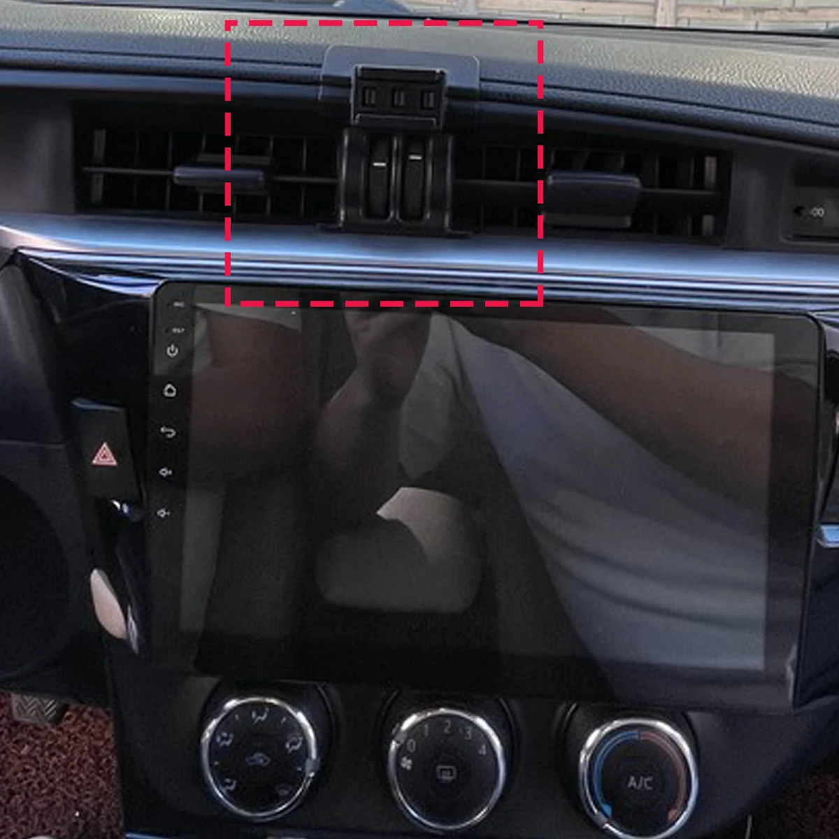 Car Phone Holder Vent for Toyota Corolla 2014 2015 2016 15W Wireless Charging Car Phone Charger Cradle for MagSafe Accessories