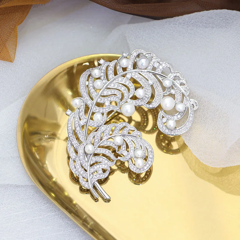 Sparking Cubic Zirconia Bowknot Brooches for Women Simple Feather Butterfly Dragonfly Peacock Pins 2023 Broche Pin Accessories