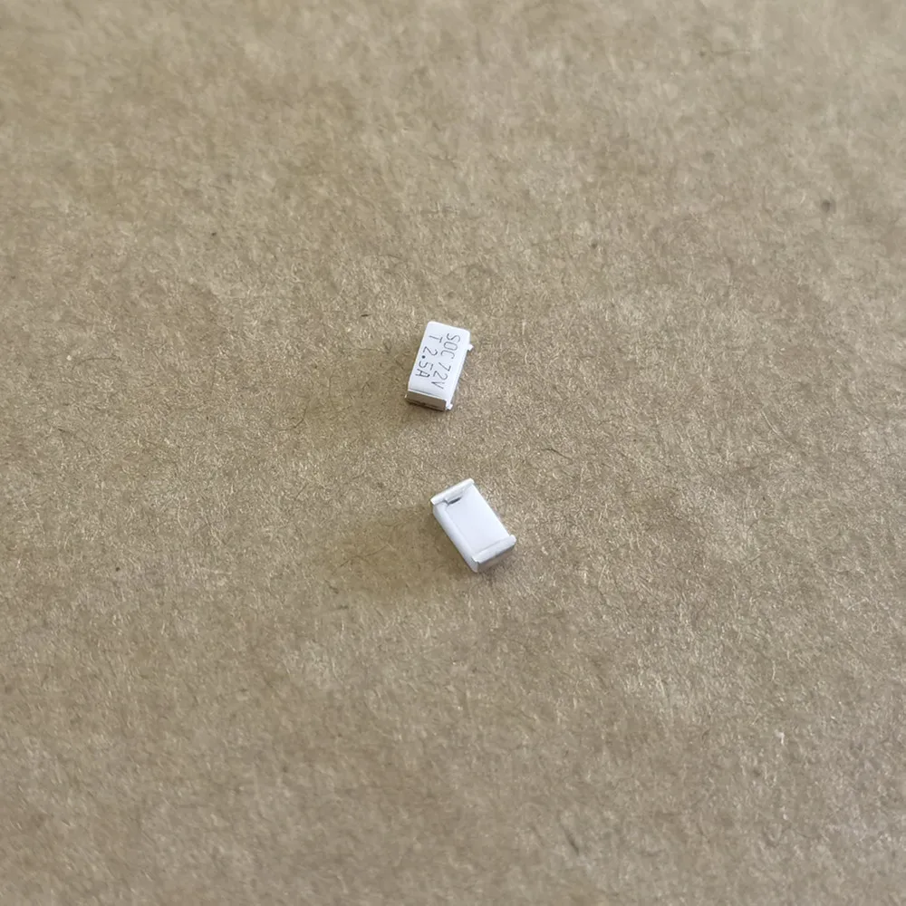 Original new 100% 11CT2.5AR08B4 SOC 72V T 2.5A 1206  SMD white delay fuse