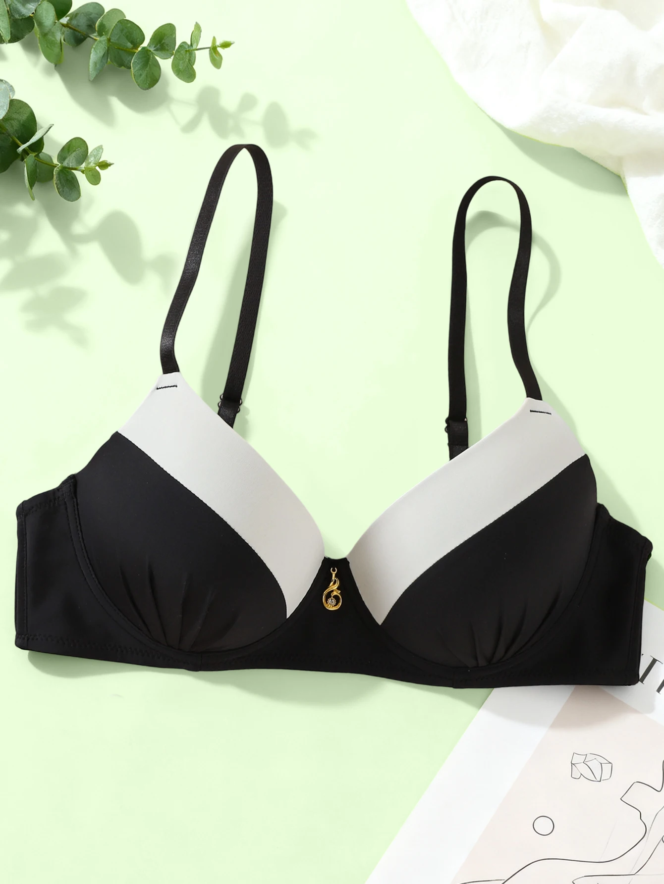 قطعة واحدة - حمالة صدر نسائية - حمالة صدر رافعة للشابات - دعم Underwire لمنع الترهل - ملابس داخلية نسائية بسيطة بلون موحد - مناسبة للمنزل والمكتب والسفر والتمرين وما إلى ذلك