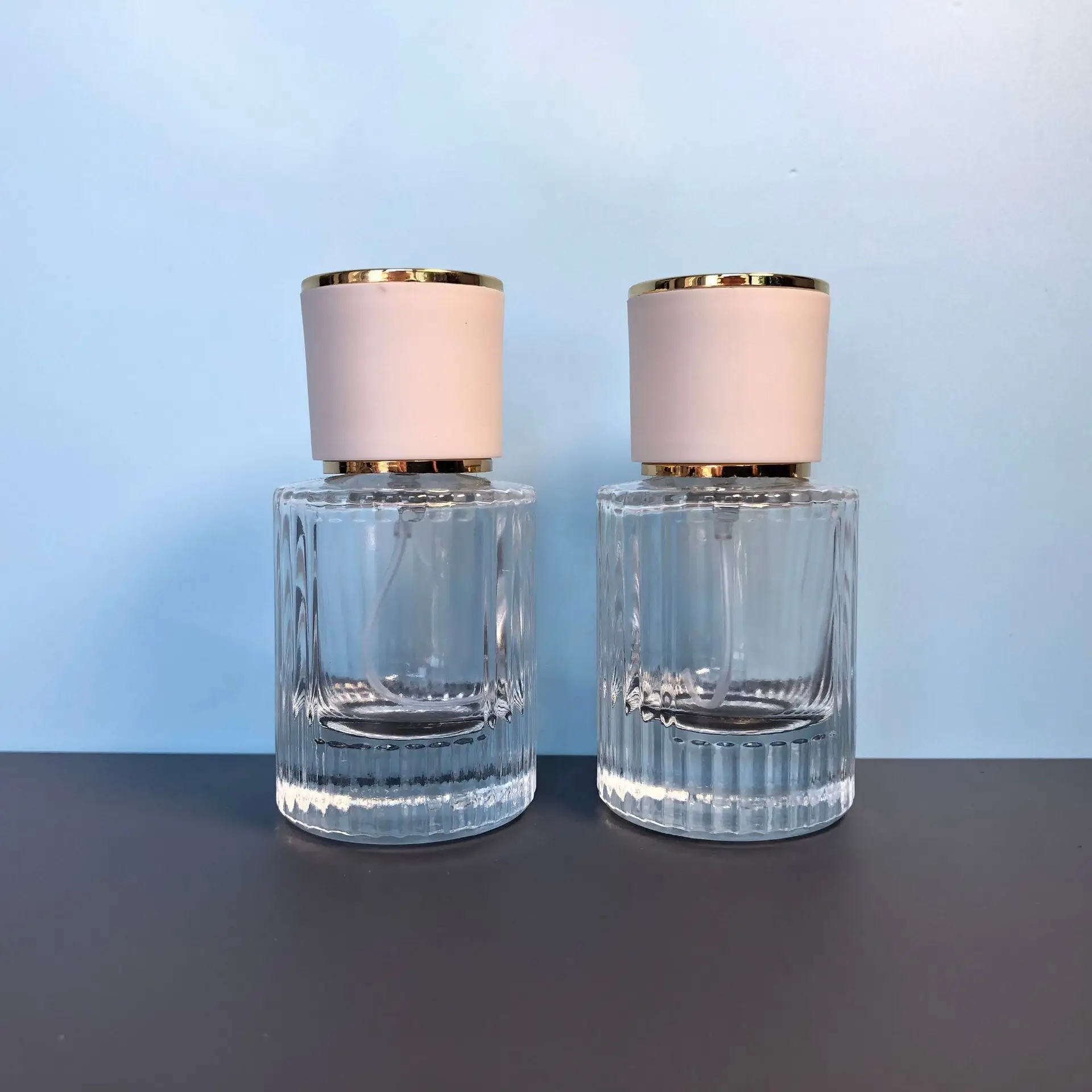 

30ml High-End Glass Spray Bottle Empty, Portable Refillable Perfume Atomizer for Cosmetics