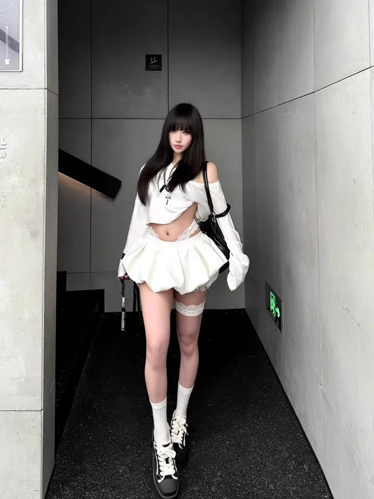 

Модный комплект для девушек-миллениалов: плиссированная юбка с низкой талией, утягивающая фигуру, в стиле «пухлый шик» или «чистое желание», сладко-острый, с длинным рукавом, дизайнерский.