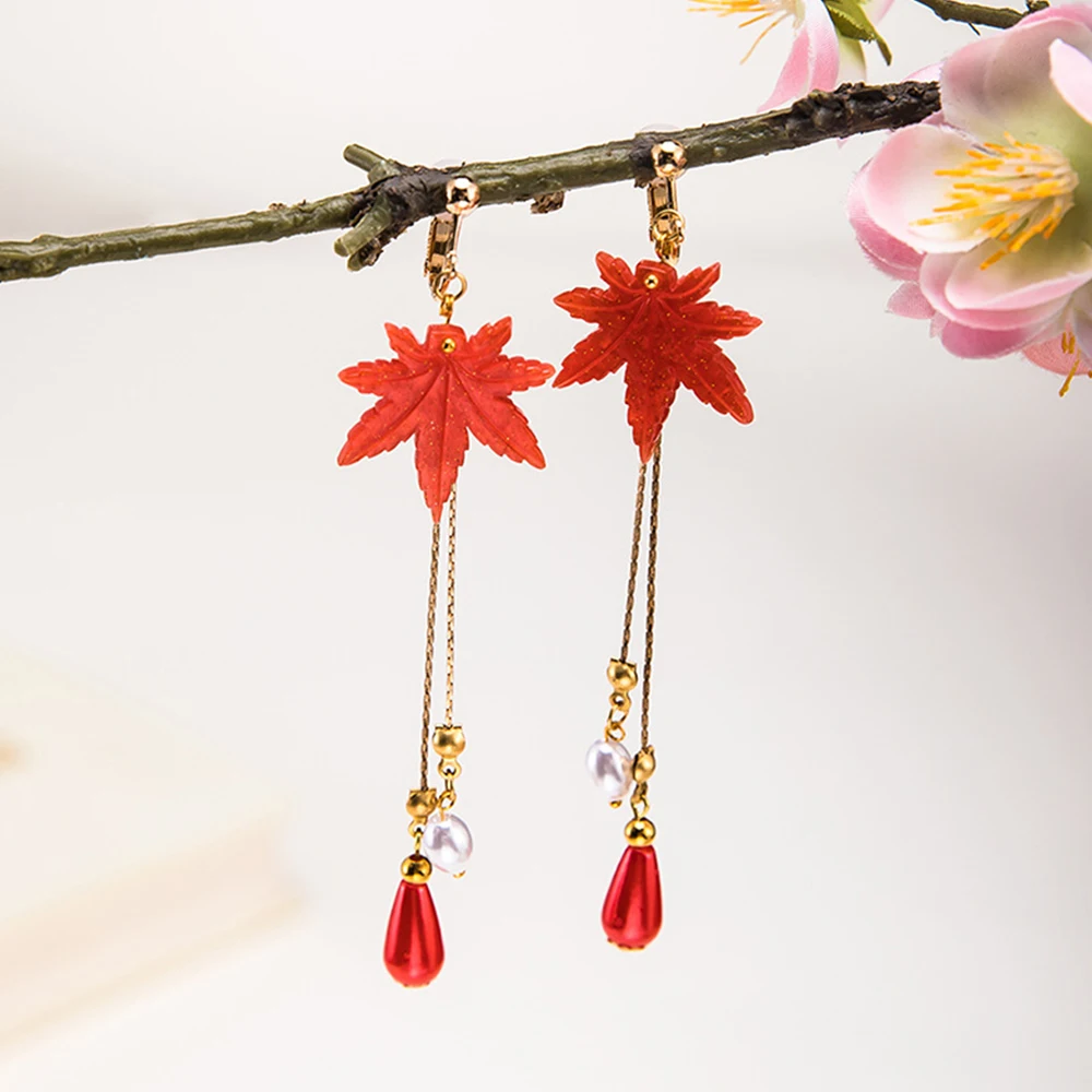 Game Genshin Impact Kaedehara Kazuha Earring Cosplay Earclip Alloy Ear Studs Maple Leaves Pendant Earwear Jewelry Accessories