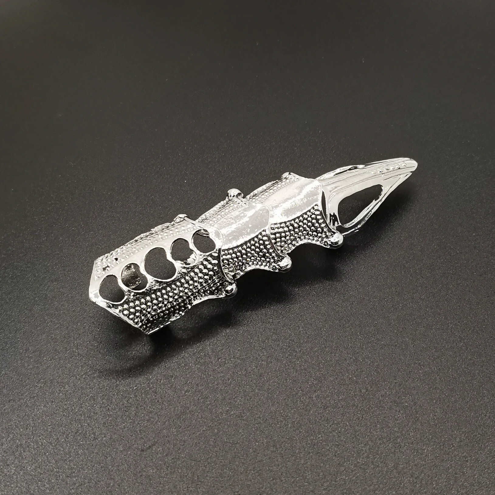 Heißer Danganronpa Fingerknochen-Ring, Dangan Ronpa Gothic Celestia Ludenberg Punk Fingerringe, Klassische Halloween Cosplay Requisiten – Detail 7