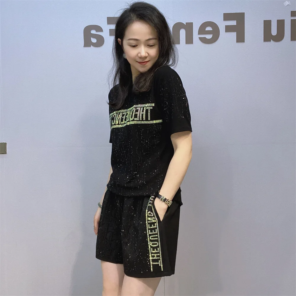 

Women's Sportswear Diamond Embellied Elastic Waist orts round Ne ort Sve T-irt Set Summer Casual Faion