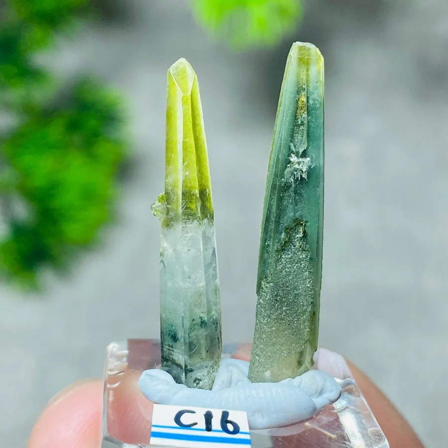 Natural Green Phantom Quartz Mineral Specimen  Healing Crystals And Stones Rock Gemstone Home Decoration