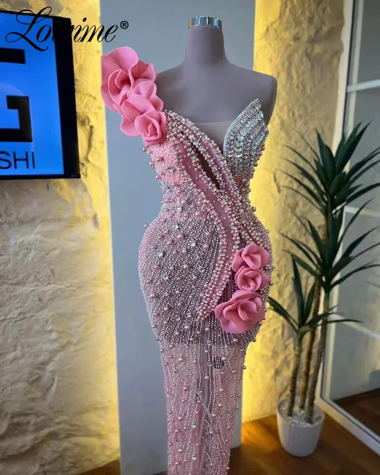 Verbazingwekkende Roze Handgemaakte Bloem Feestjurken Voor Bruiloften Aangepaste Arabische Avondjurk Vrouwen Kralen Kristallen Prom Dress 2026
