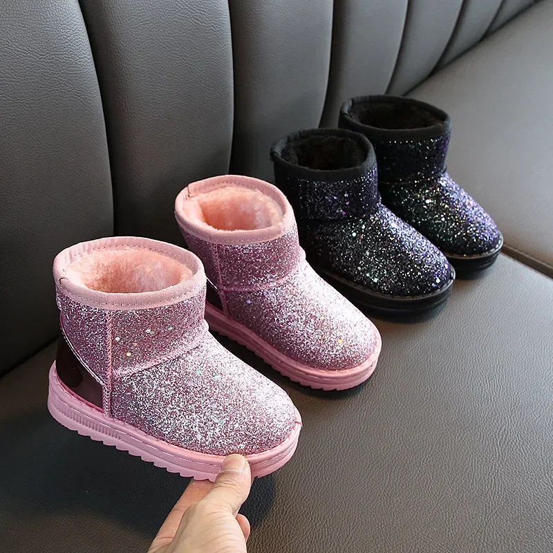 Stivali da principessa in velluto spesso Sneaker alla moda per bambini Stivali da neve caldi per bambini in peluche Scarpe invernali in cotone con paillettes per nuove ragazze per bambini