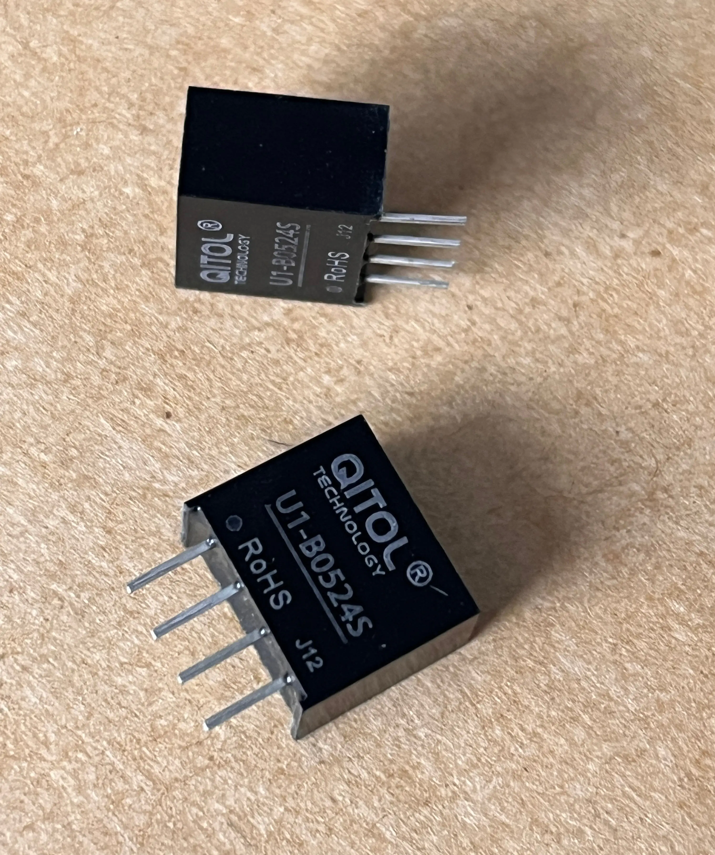 

1W B0524S-1WR3 U1-B0524S DC-DC Power Converter 5V TO 24VDC Miniature Step-Down Switching Disconnector Module