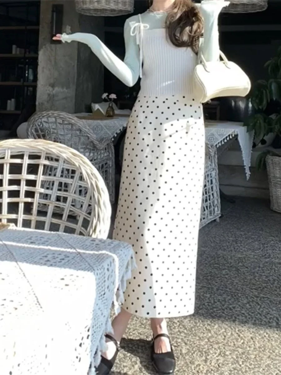 

Korean Sle Knitted Set Women's Base irt Outer Beautiful Knitted Strap Sweet Polka Dot Skirt Spring Faion Ensemble