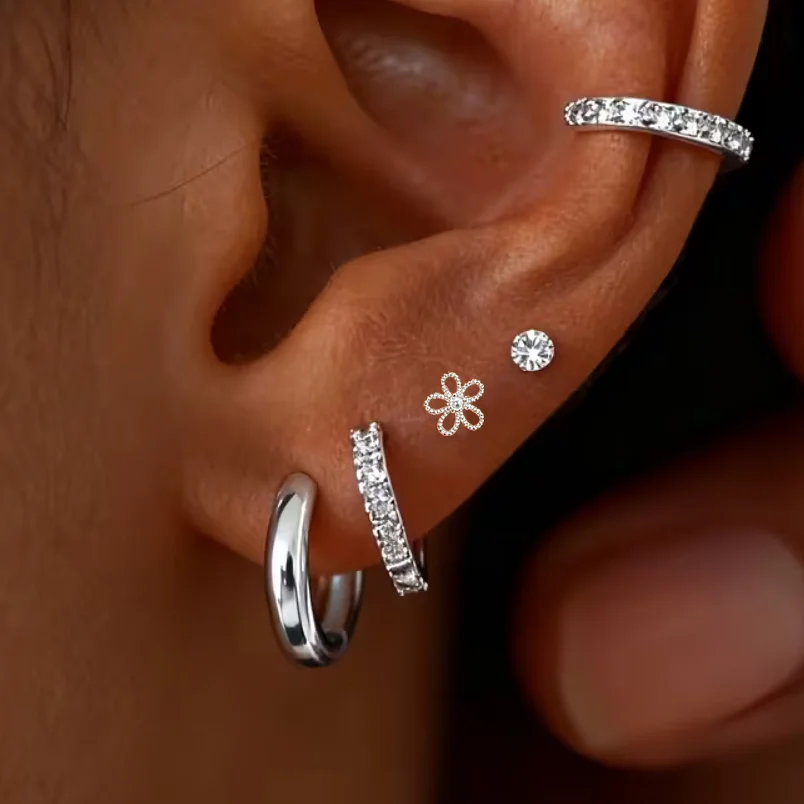 5PCS Heart Stud Earrings Stacks Set For Women Tragus Piercing Huggie Hoops Cartilage Helix Jewelry Fashion Earring Daily Wear