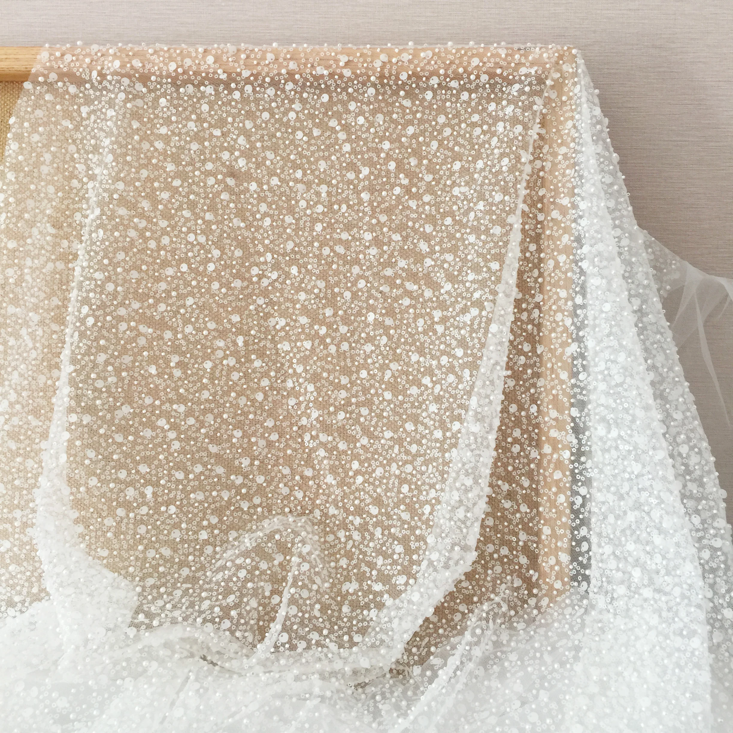 1 Yard 3D Perlen Porzellan Weiß Perle Perlen Spitze Stoff, Hochzeit Couture Braut Kleid Spitze Stoff von Hof – Detail 8