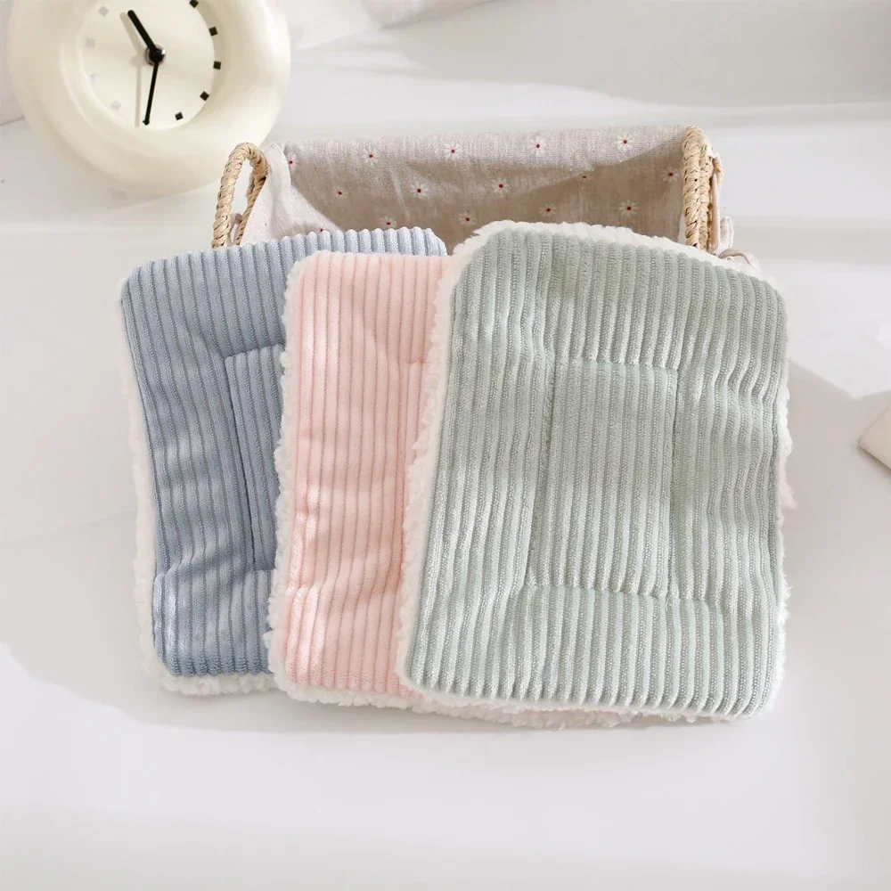 

Autumn Winter Warm Solid Fleece Bed Soft Lint Sleep Mat Nest Plush Mat Bed for Small Animal Hedgehog Hamster Rabbit Bird Mats