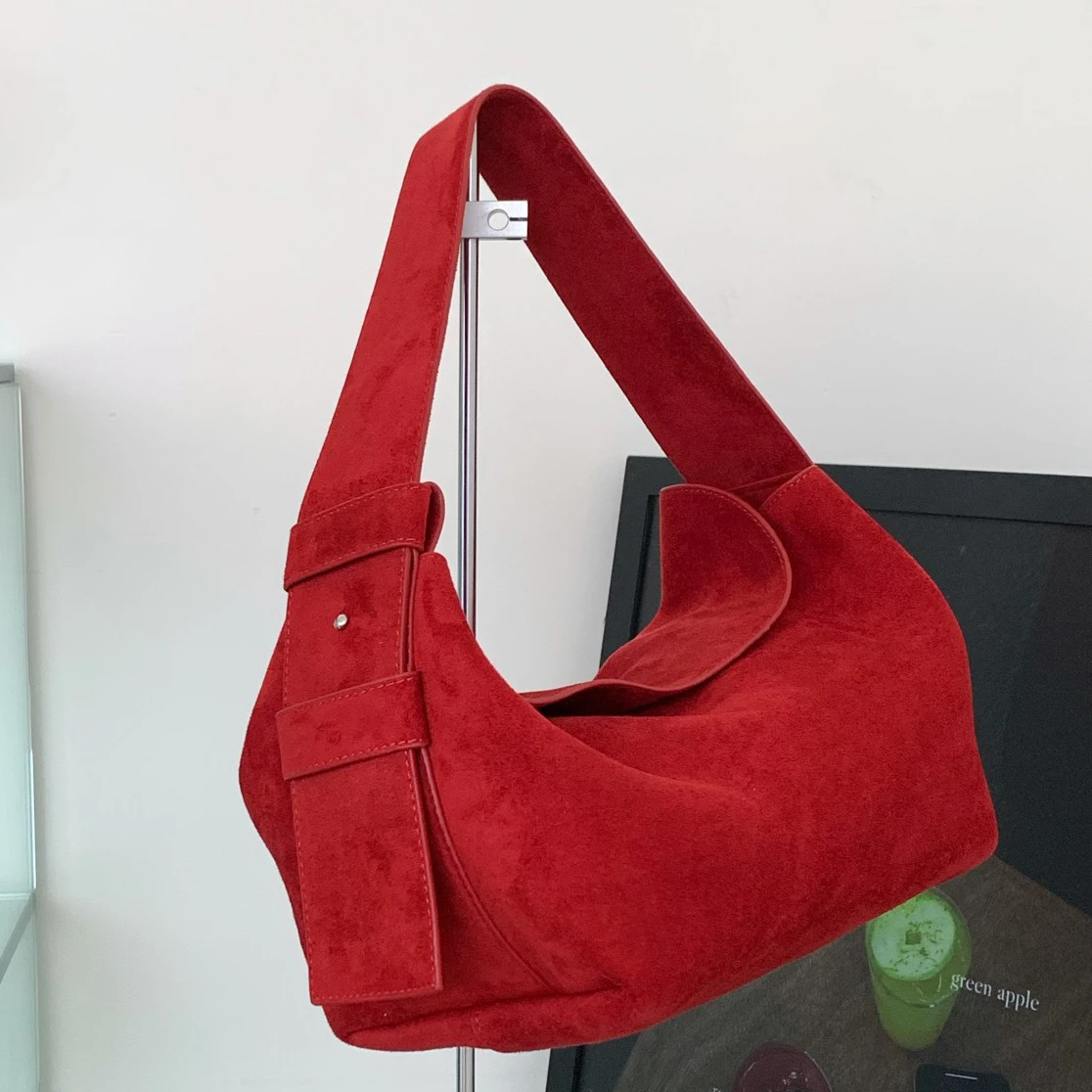 

Suede Women's Tote Bag 2025 New Niche Design Split Leather Vintage Wide Shoulder Strap Casual Fashion One-Shoulder Crossbody Bag