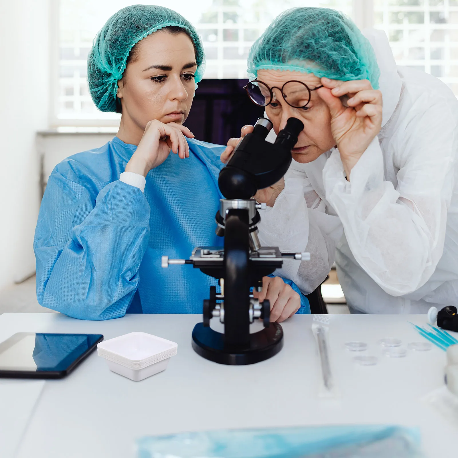 

20pcs Weighing Tray Square Plastic Weigh Boat For Lab Sample Storage Measuring Durable Balance Pans Laboratory Equipment