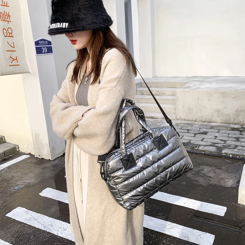 Women Casual Handbag Soft Quilted Lattice Handbag Retro Crossbody Bag with Zipper Winter Puffer Bag Fashion for Daily Office Use