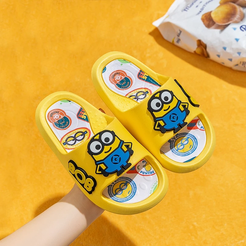 Minions genuine slippers, indoor and outdoor non-slip slippers, cartoon soft soled light slippers for boys and girls