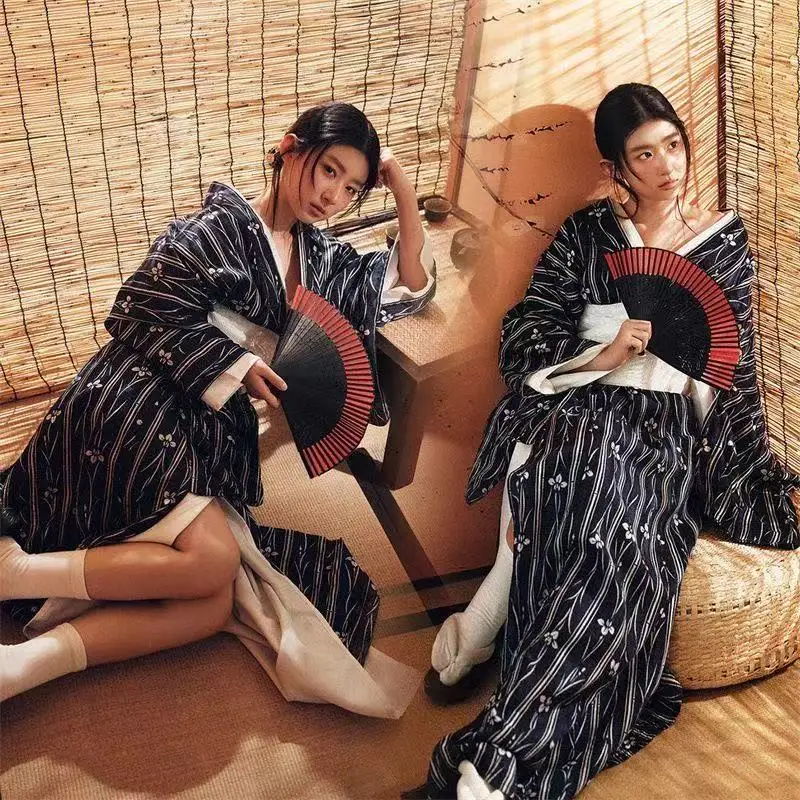 Kimono con estampado negro, ropa tradicional japonesa para niñas, vestido asiático para fotografía de viajes, disfraz de cosplay para Halloween