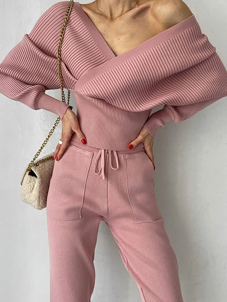 

Women's Deep V Neck Two-Piece Set Women's 2 Piece Outfits Sweater Set Long Sleeve Hoodies With Pocket Wide Leg Pants Lounge Set