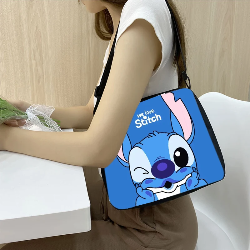 

2024 Disney Stitch Print Tote Bag for Women Cartoon Pattern Lilo and Stitch Fashion Shoulder Bags Girls Large Capacity Handbag