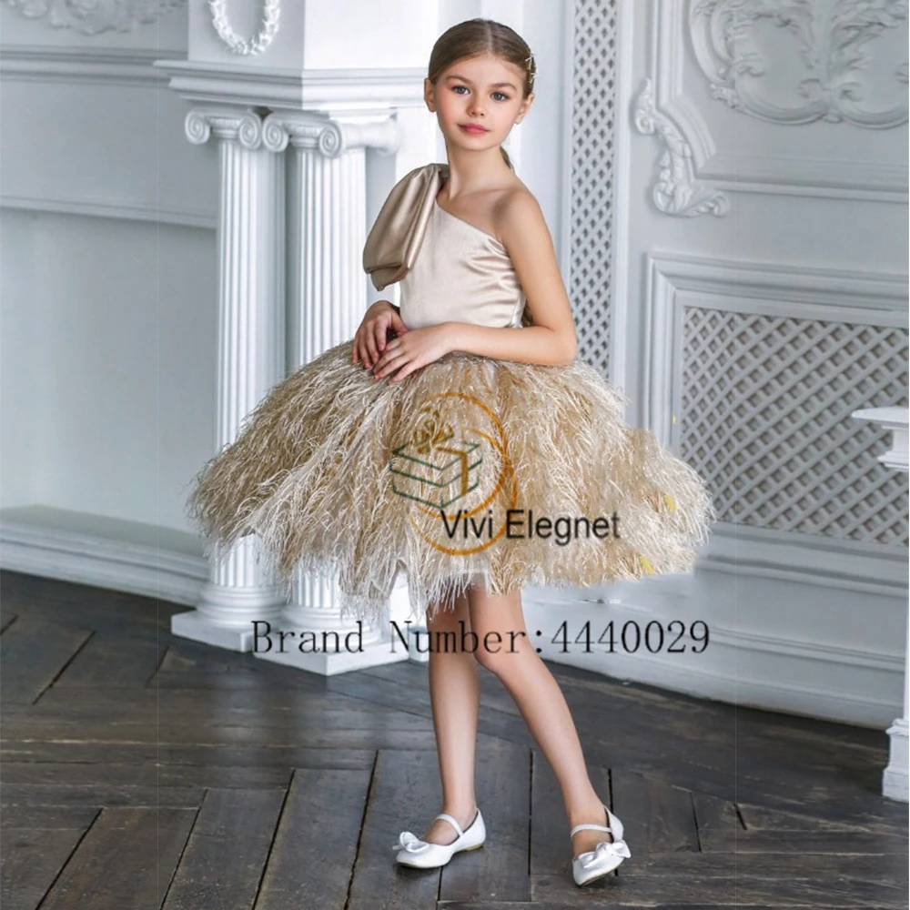 Champagne Sleeveless Flower Girl Dresses for Girls 2023 Summer Satin Feather Cute Dance Wedding Party Gowns فساتين اطفال للعيد