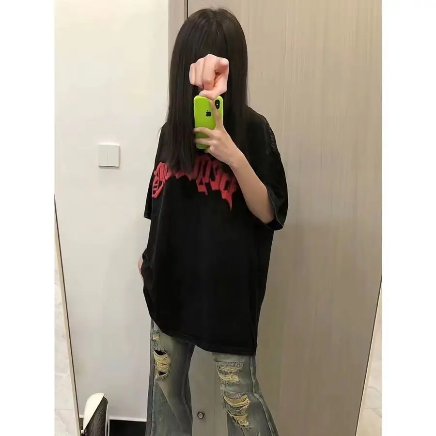 تي شيرتات نسائية قصيرة الأكمام مريحة على الطراز القوطي الجمالي قابلة للتنفس من القطن Harajuku كبيرة الحجم Y2K ريترو ملابس الشارع الشهير