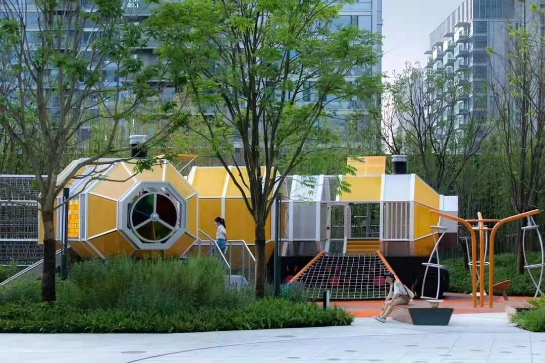 ملعب احترافي مخصص عالي الجودة، معدات تسلية خارجية، شرائح من الفولاذ المقاوم للصدأ للتسلق