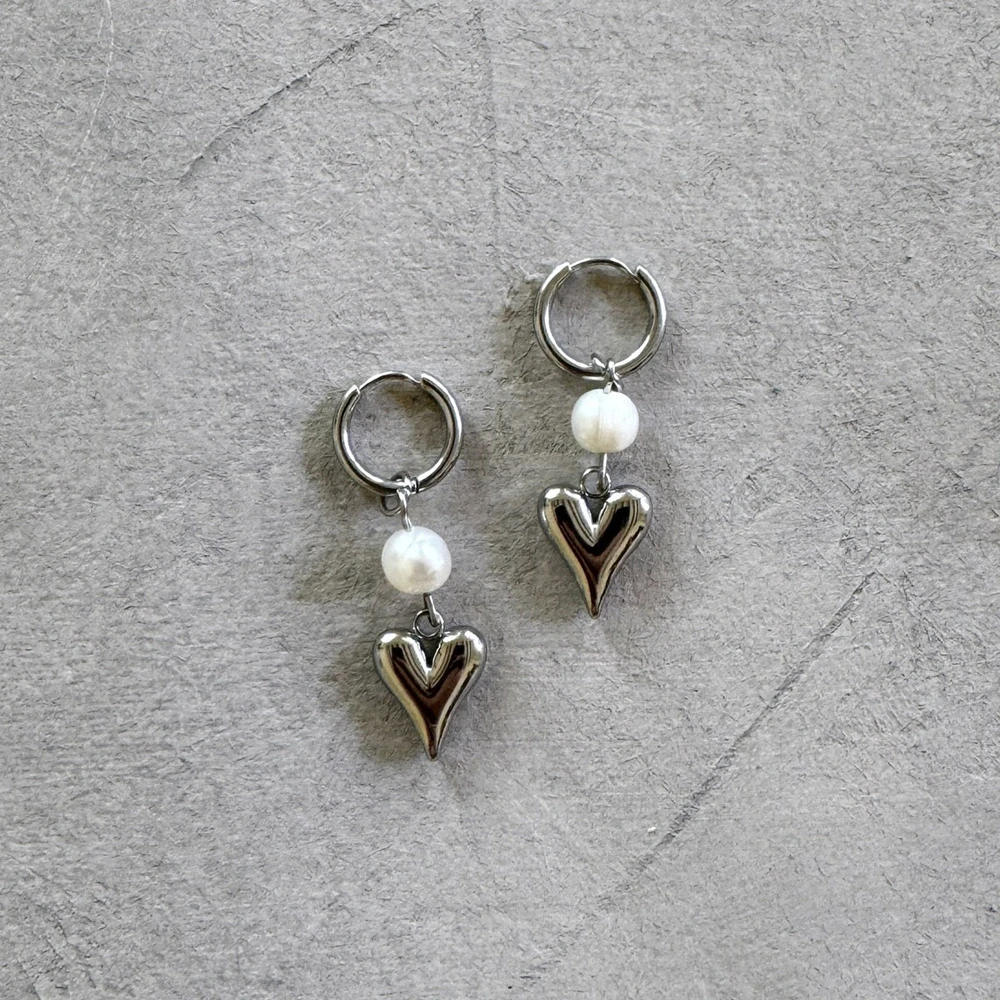 Stainless Steel Heart Faux Pearl Dangle Earrings for Women Grunge Y2K Cool Love Hoop Earrings Jewelry Gift for Her