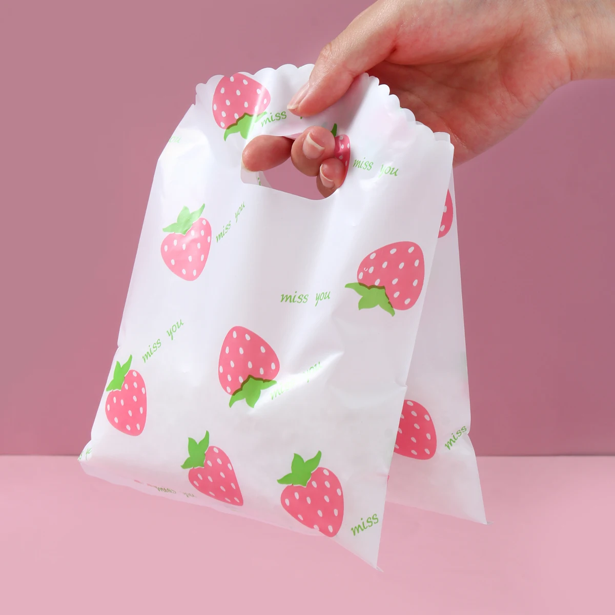 Bolsa de plástico con diseño de fresa para regalo, bolsa de mano con bonito diseño de frutas, para ropa, cocina, fiesta de compras, embalaje reutilizable, 10 piezas