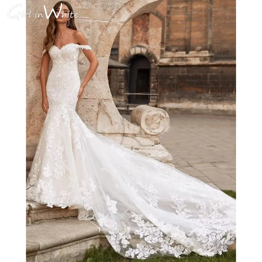 カスタマイズされたエレガントなマーメイドオフショルダーブライダルガウン、スイートハートバックレスレースアップリケ、シンプルで上品なウェディングドレス（女性用）