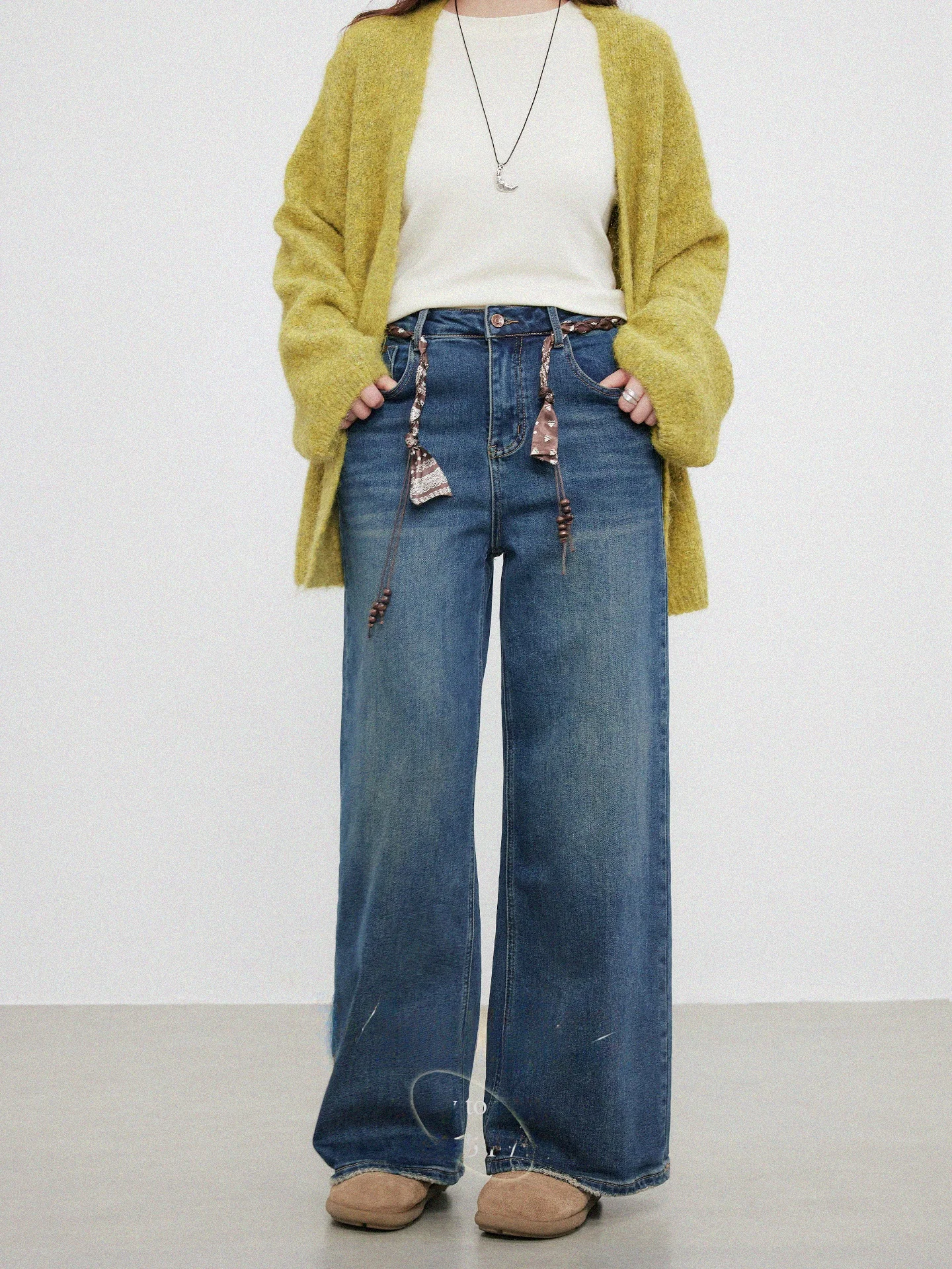 

Женские джинсы больших размеров с высокой талией и широкими штанинами, повседневные хлопковые брюки-клеш с поясом-шарфом, длинные брюки с эффектом похудения