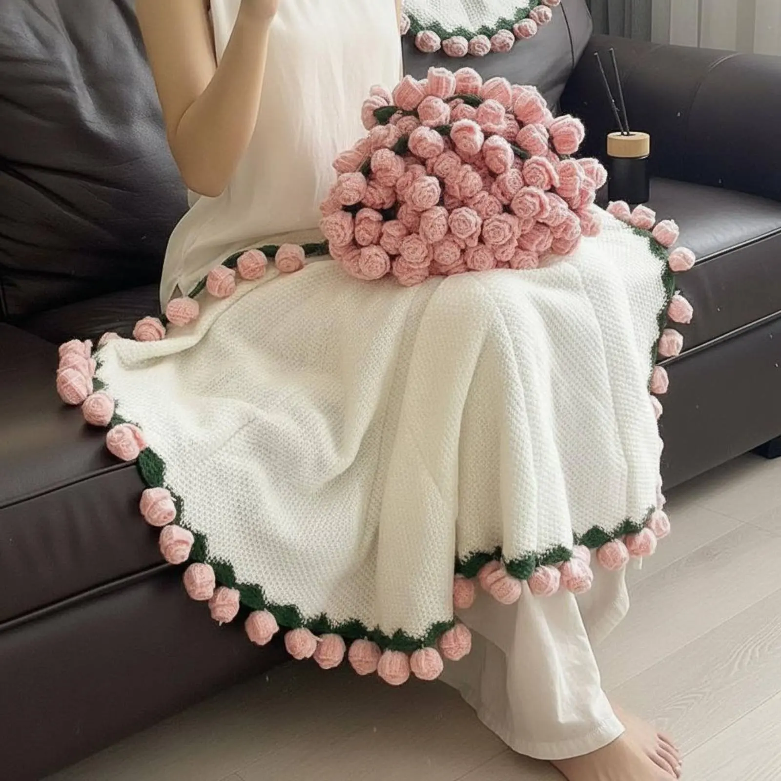 

Flower Arrangement Blanket Handmade Transformable Arrangement Throw Knitted Flower Throw Multipurpose Home Textile Skin-Gentle