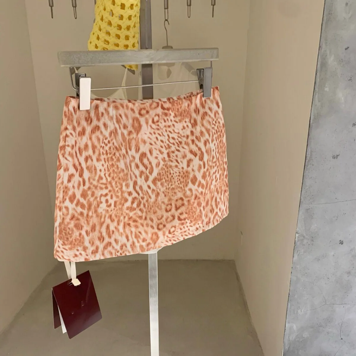 

Летняя женская юбка 2026 года с французским леопардовым принтом: модная, элегантная, винтажная, в стиле «Spicy Girl», с низкой талией, А-силуэт, мини-юбка