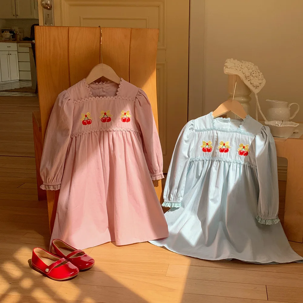 

Платье принцессы для маленьких девочек, осеннее платье с длинными рукавами и вишневым принтом для маленьких девочек, платье с квадратным вырезом и кружевной отделкой, платье для девочек от 1 до 6 лет