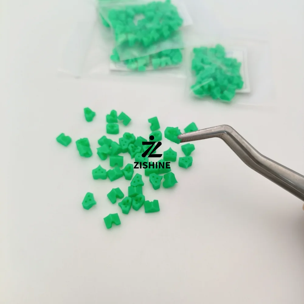 40Pcs Dental Add-On Silicone Wedges No.1.861 Green Matrix Ring Tips Interdental Clamp Wedges Class II Restoration Materials